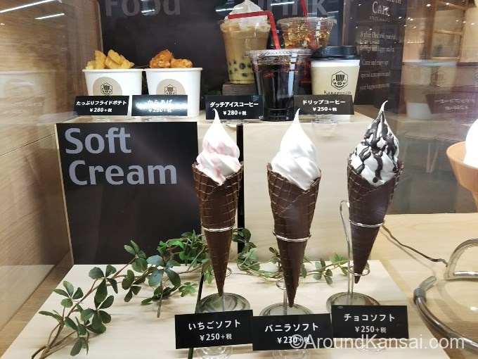 テイクアウトコーナーはレジ横にあります