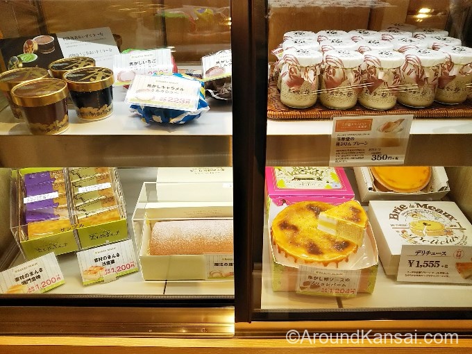 スイーツのショーケース